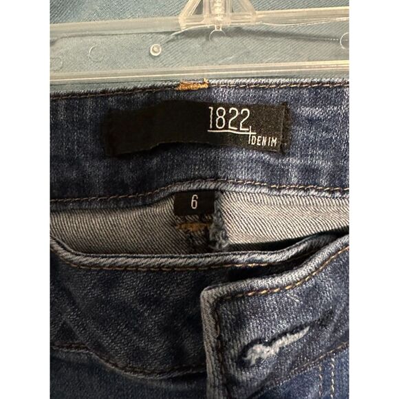 1822 Denim Size 6 Skinny Crop - Frayed Hem - Missing Button - Picture 3 of 4
